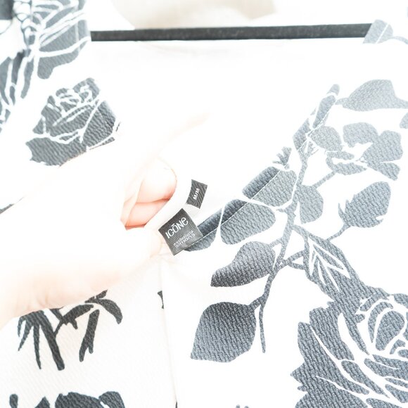 Icone Size Medium FLoral black and white dress - Picture 3 of 3